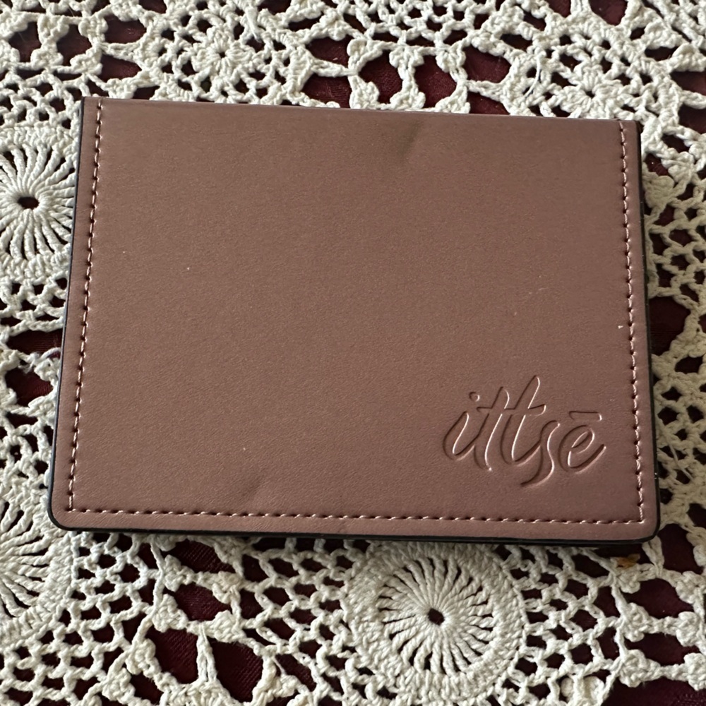 Ittse Build Your Own Palette Magnetic Palette with Insert